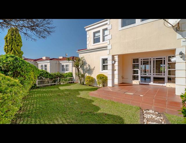4 BEDROOM APARTMENT FOR SALE IN LA LUCIA